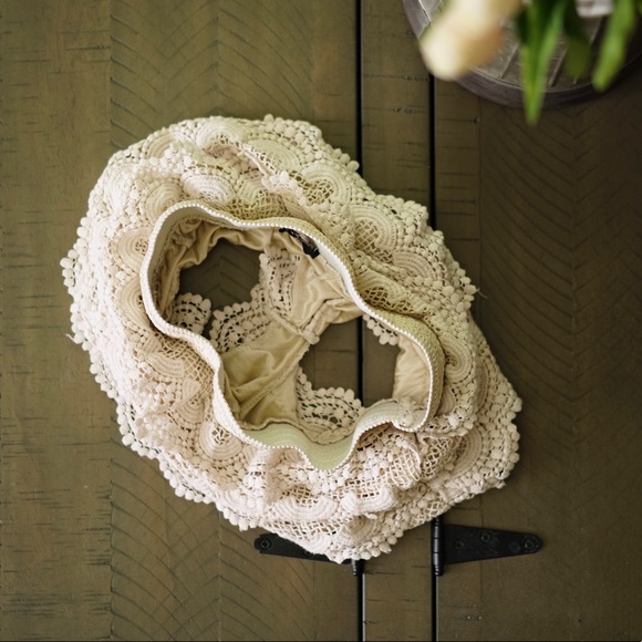 Lace crochet shorts - Picture 3 of 4